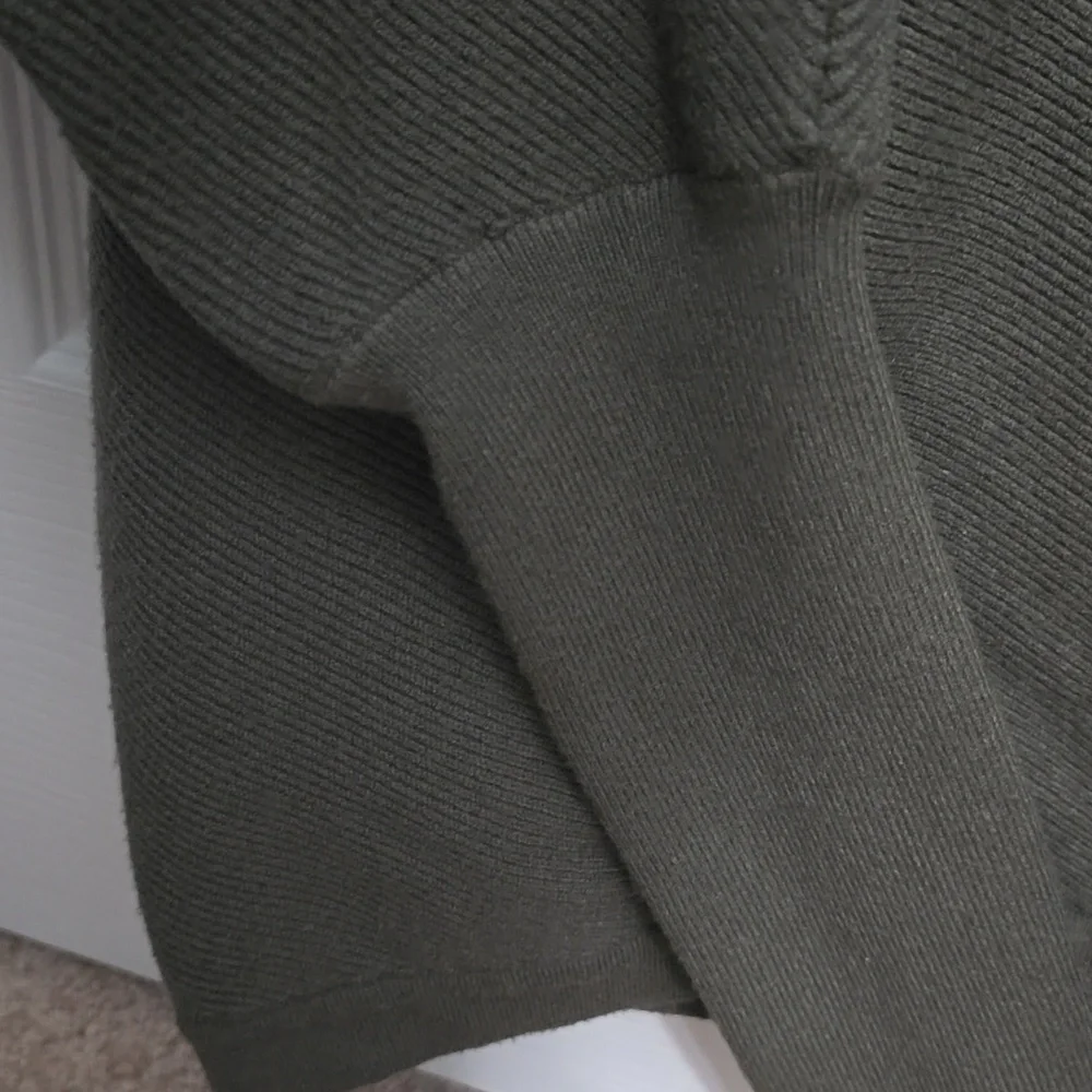Green casual batwing sweater - Picture 6 of 7